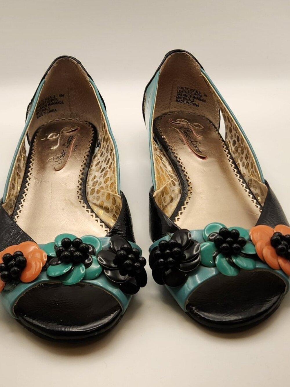 Poetic License low heel Peep toe sz 6 M black teal leather floral decoration GUC